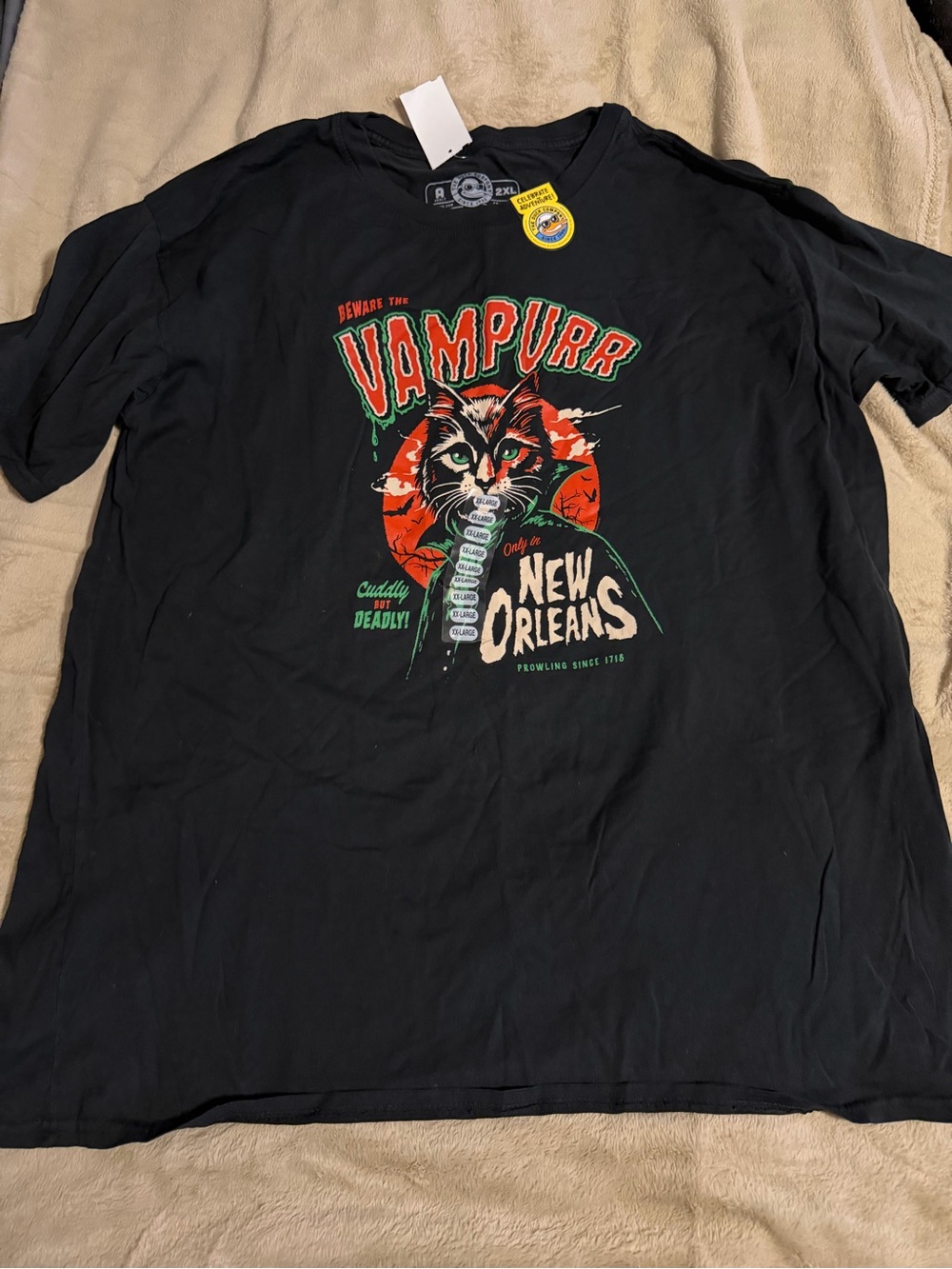 Vampurr Graphic Tee The Duck Company New Orleans Inspired Vampire Cat Tee 2X